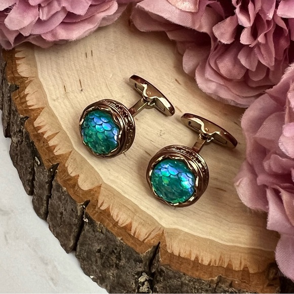 Antiqued Gold and Teal Blue Mother of Pearl Cufflinks - Picture 9 of 17